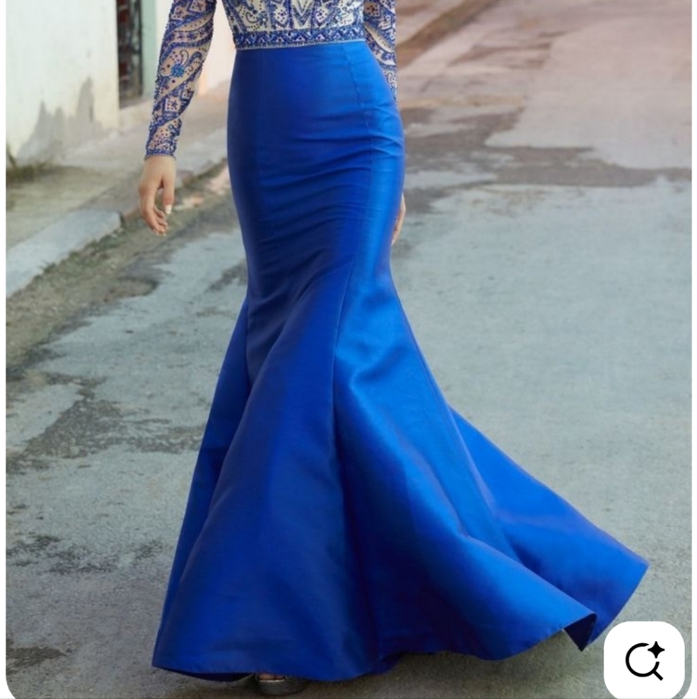 Size 4 royal blue prom/evening gown w/ cold shoulders & long sleeves, beaded top - Picture 15 of 16